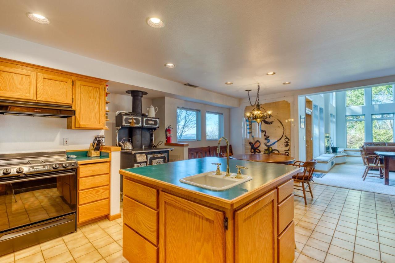 Forest Ridge Retreat Coos Bay Esterno foto