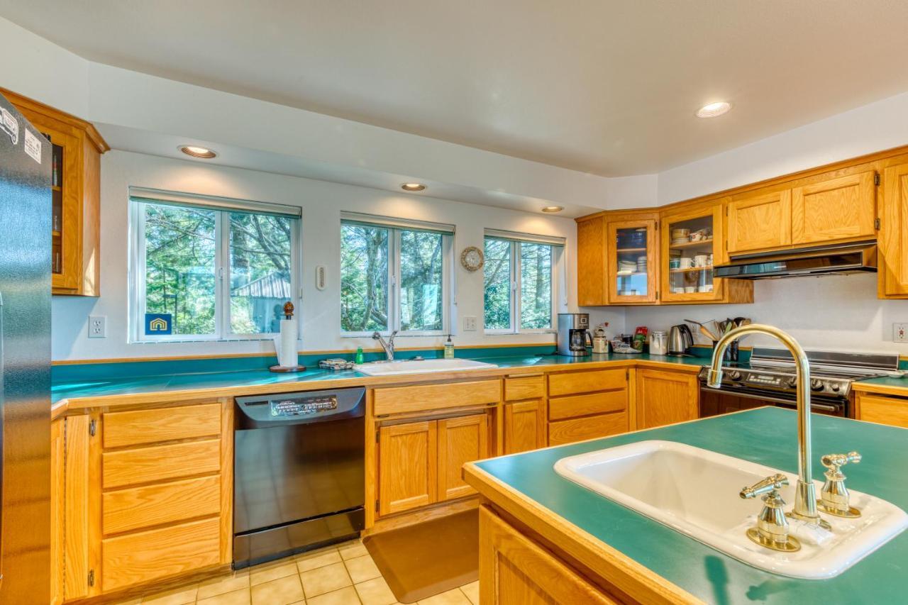 Forest Ridge Retreat Coos Bay Esterno foto